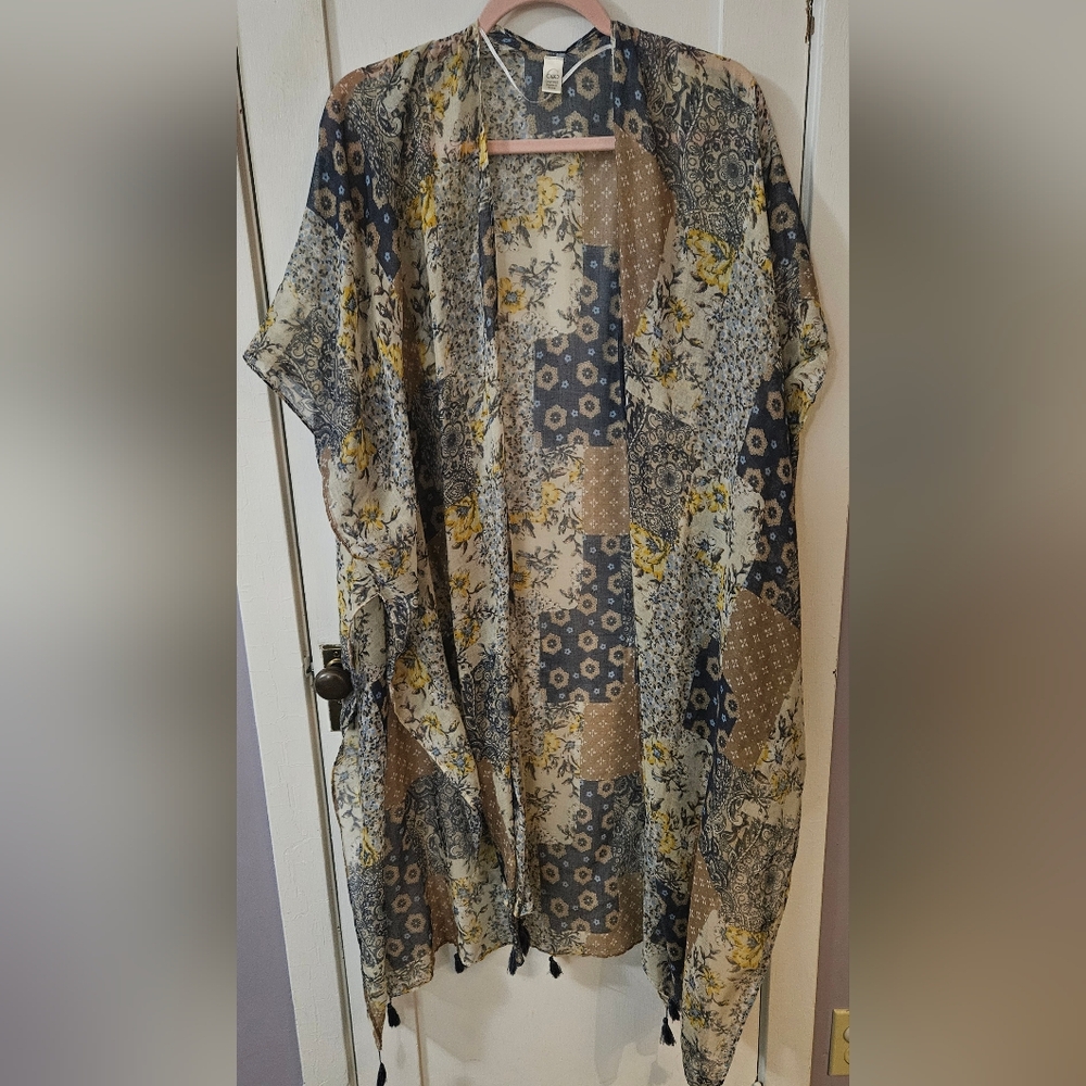 Cato Floral Patchwork Kimono in Blue and Cream
